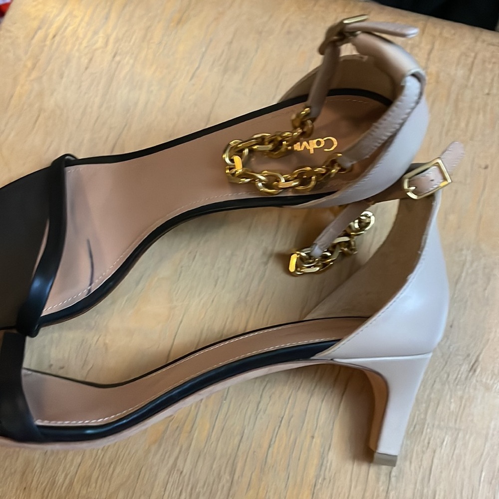 Calvin Klein heels in nude and black - Picture 2 of 6